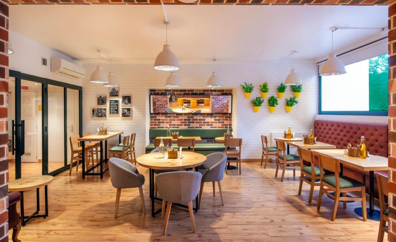 Bloomrooms @ Janpath New Delhi Extérieur photo
